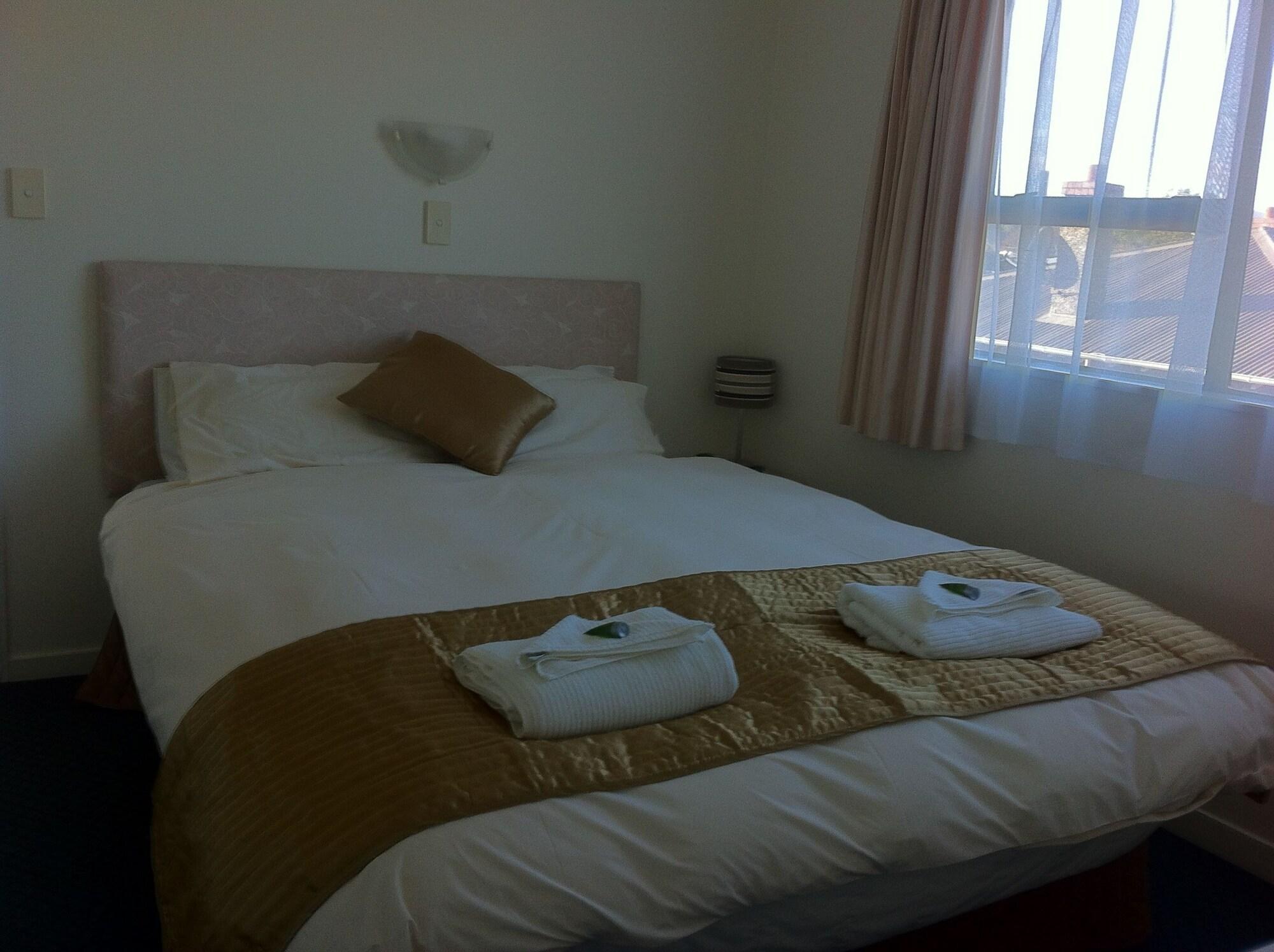 Hawks Inn Motel Upper Hutt Exterior foto